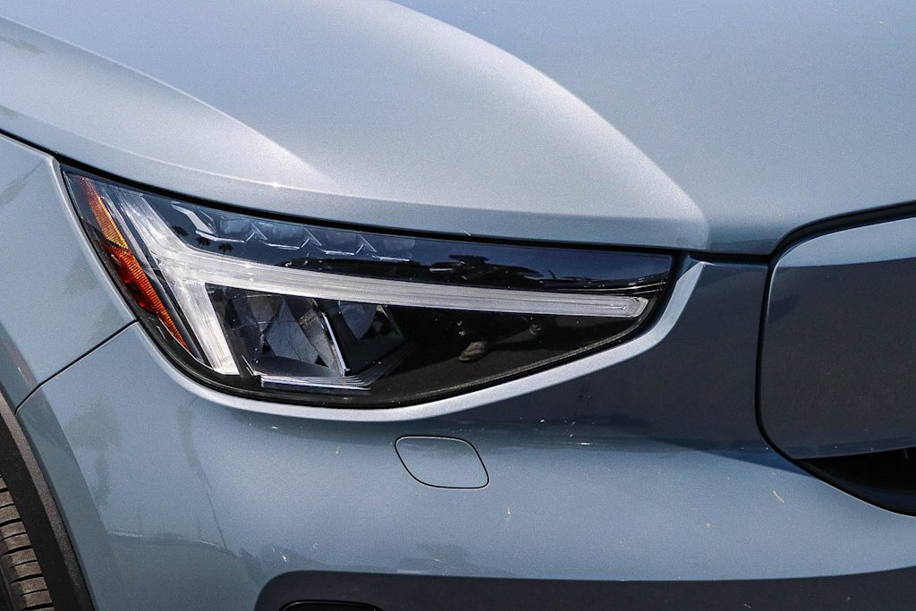 Thumbnail: 2023 Volvo C40 - 19