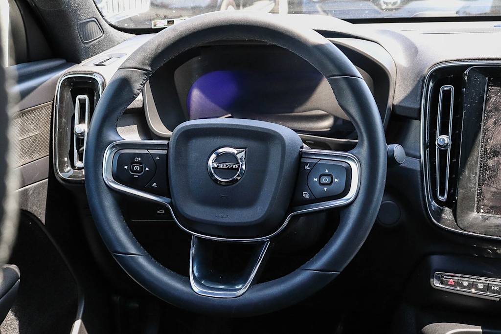 Thumbnail: 2023 Volvo C40 - 7