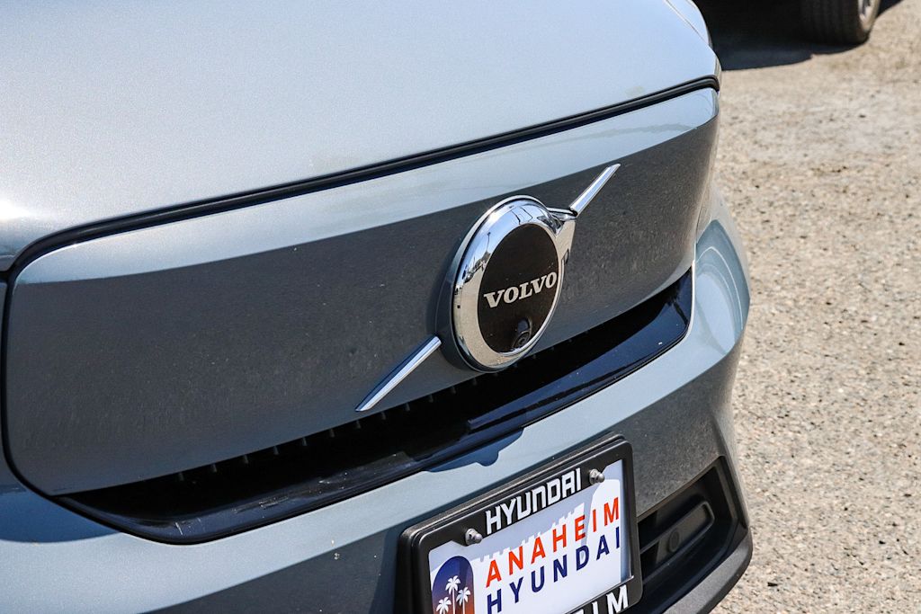 Thumbnail: 2023 Volvo C40 - 17