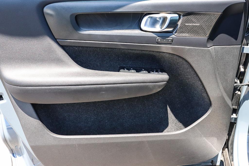 Thumbnail: 2023 Volvo C40 - 24