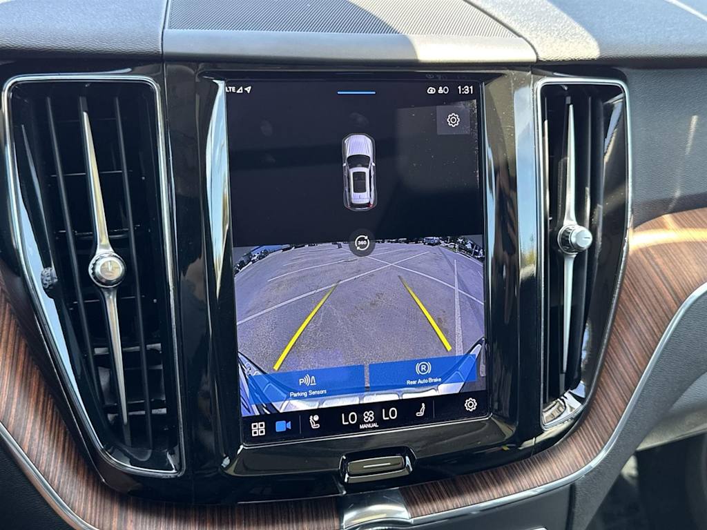 Thumbnail: 2023 Volvo XC60 - 24