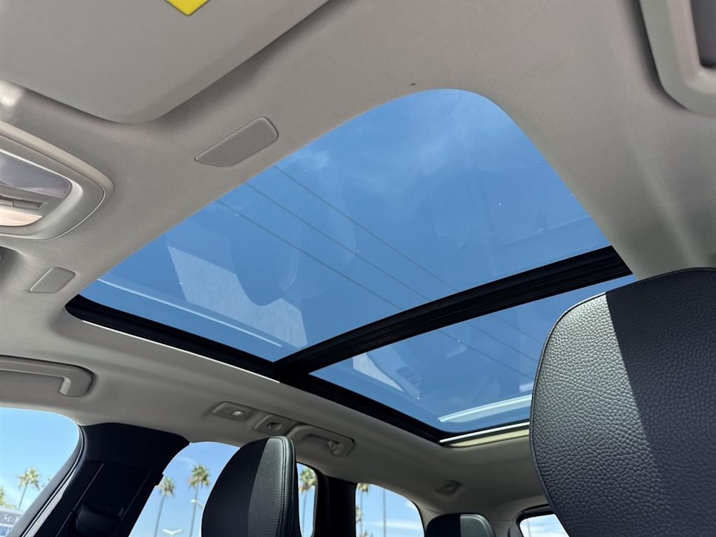 Thumbnail: 2023 Volvo XC60 - 20