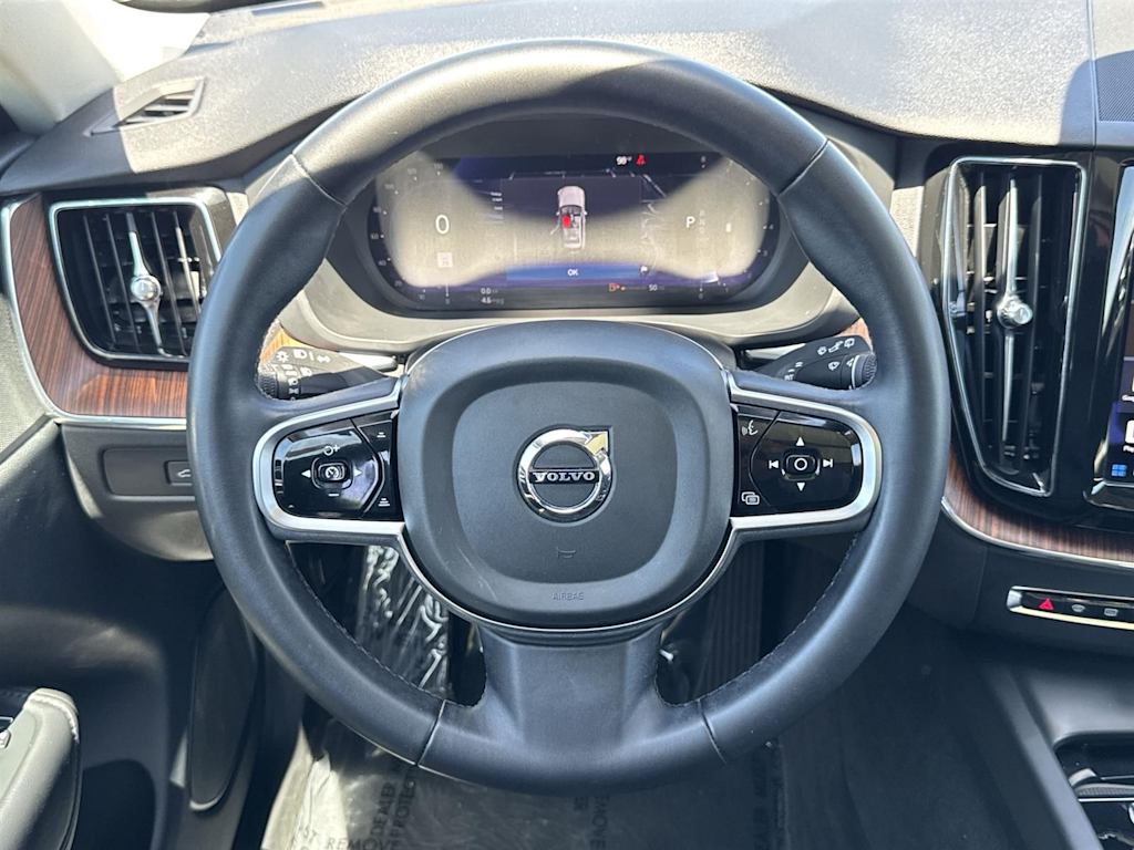 Thumbnail: 2023 Volvo XC60 - 8