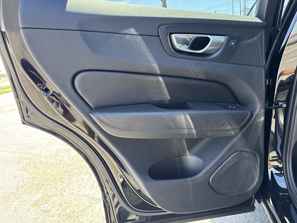 Thumbnail: 2023 Volvo XC60 - 30