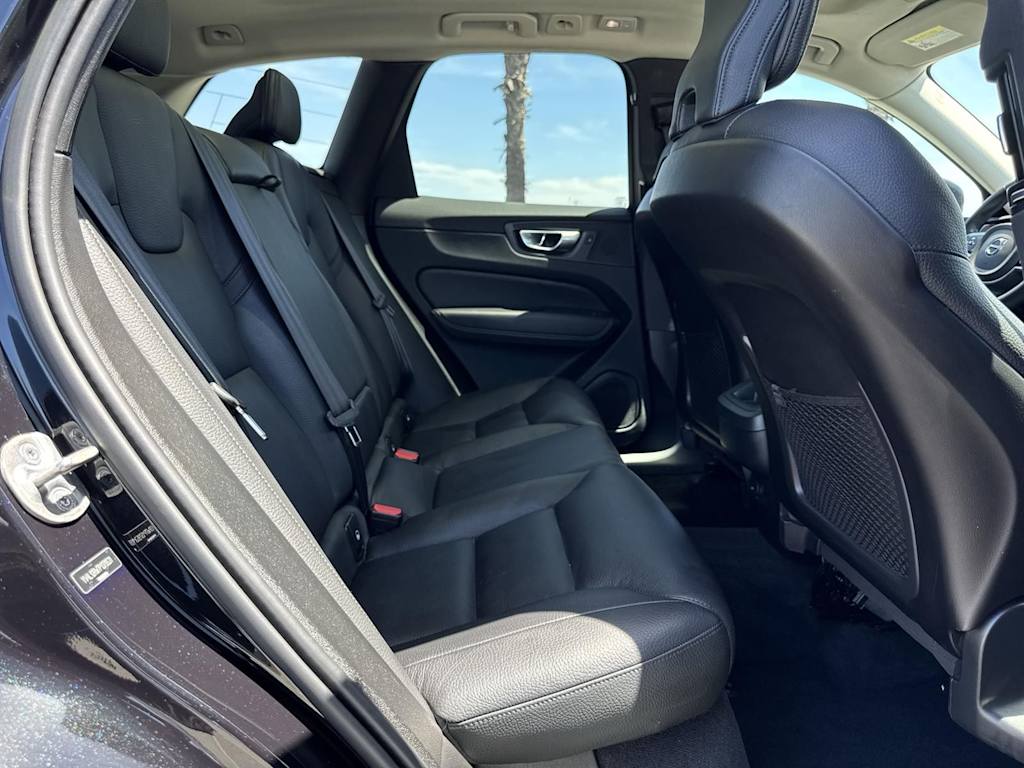 Thumbnail: 2023 Volvo XC60 - 32