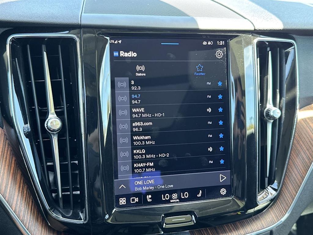 Thumbnail: 2023 Volvo XC60 - 25