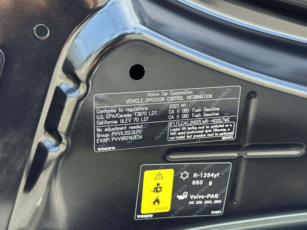 Thumbnail: 2023 Volvo XC60 - 36