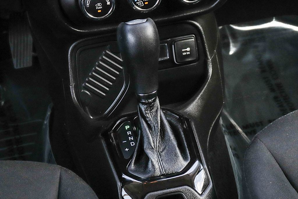 Thumbnail: 2017 Jeep Renegade - 13
