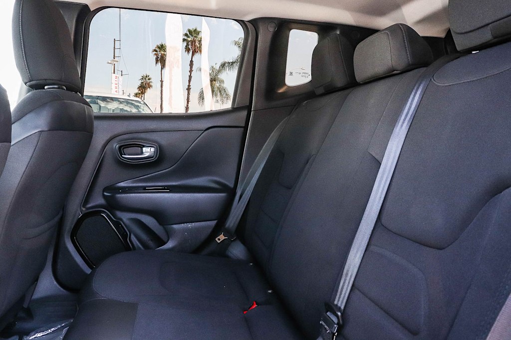 Thumbnail: 2017 Jeep Renegade - 11