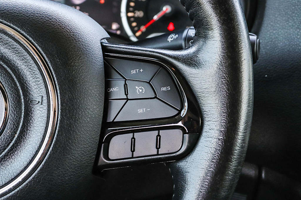 Thumbnail: 2017 Jeep Renegade - 24