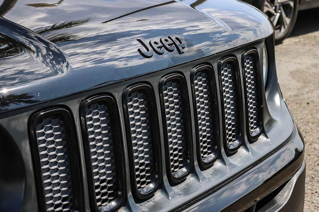 Thumbnail: 2017 Jeep Renegade - 6