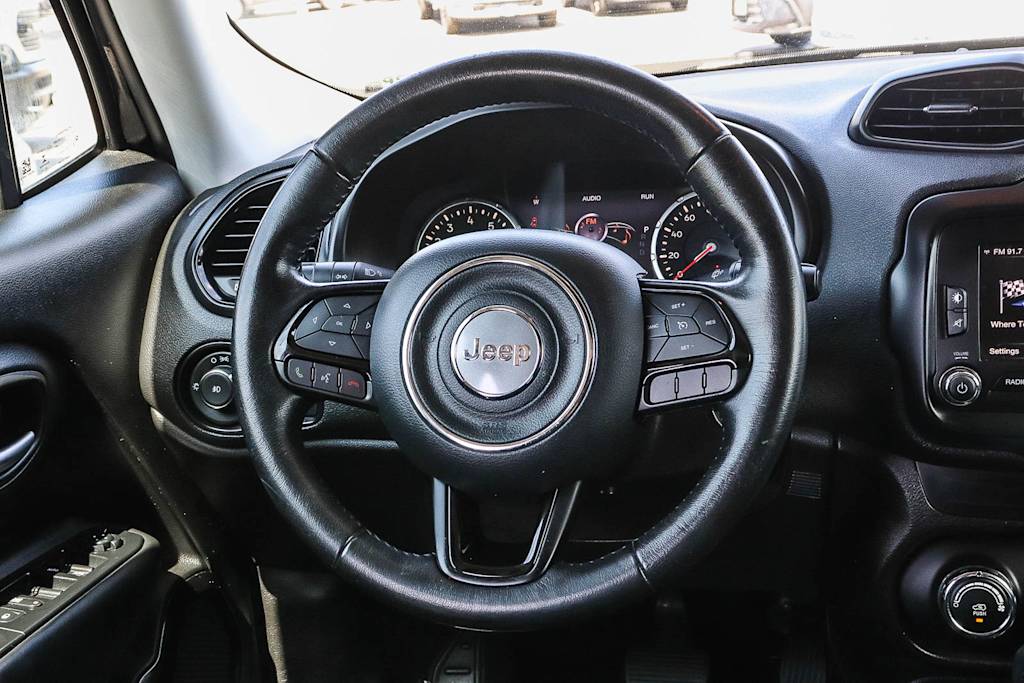 Thumbnail: 2017 Jeep Renegade - 8