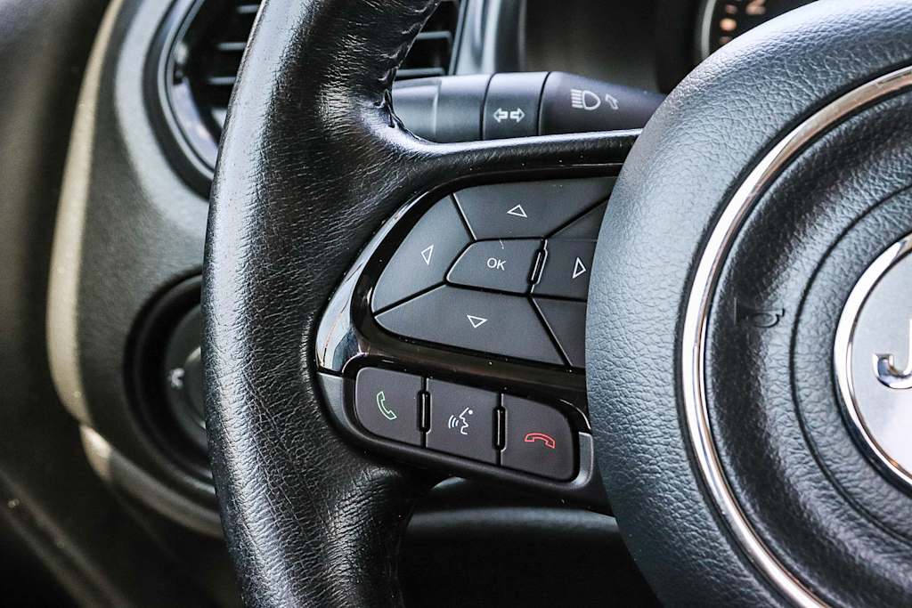 Thumbnail: 2017 Jeep Renegade - 23