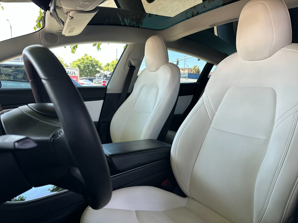 Thumbnail: 2020 Tesla Model 3 - 11