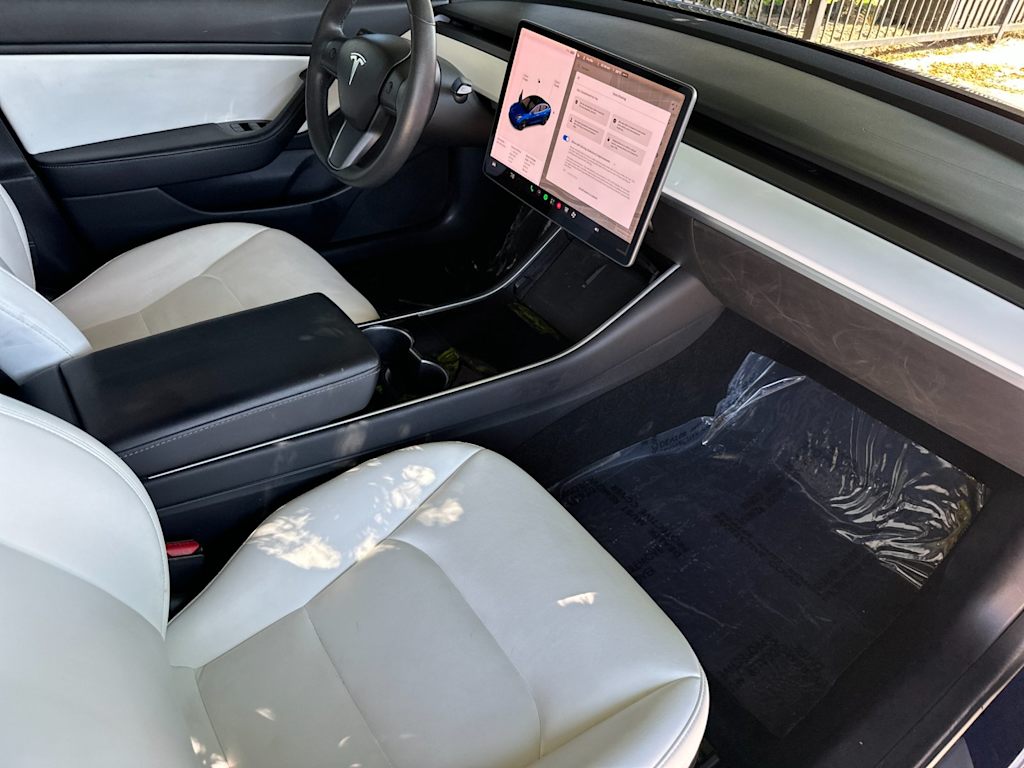 Thumbnail: 2020 Tesla Model 3 - 21