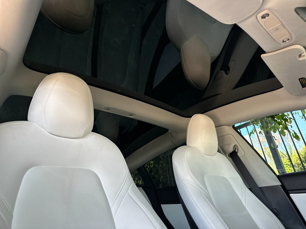 Thumbnail: 2020 Tesla Model 3 - 22