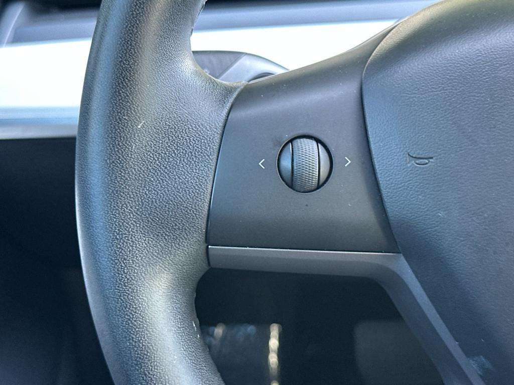 Thumbnail: 2020 Tesla Model 3 - 29