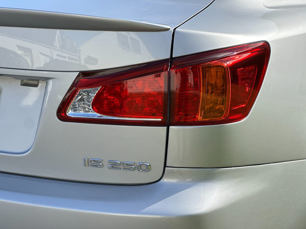 Thumbnail: 2010 Lexus IS - 31