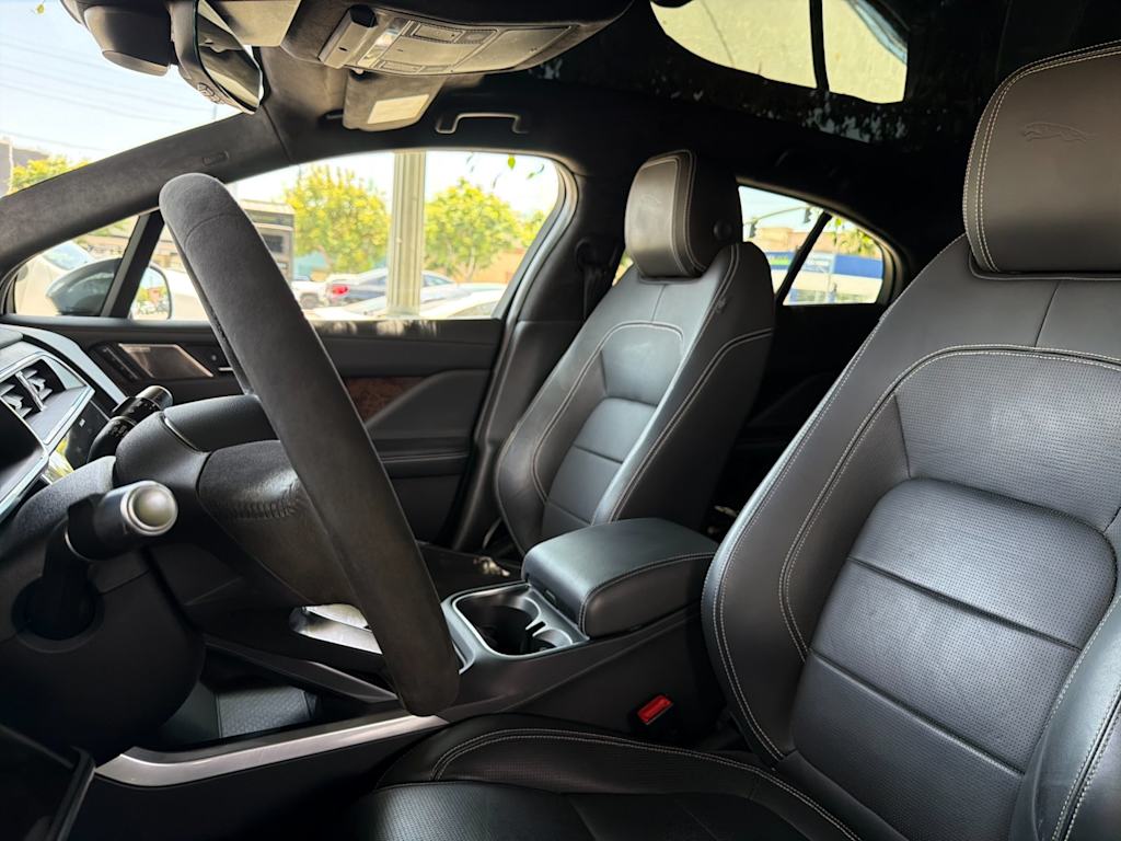 Thumbnail: 2020 Jaguar I-Pace - 9
