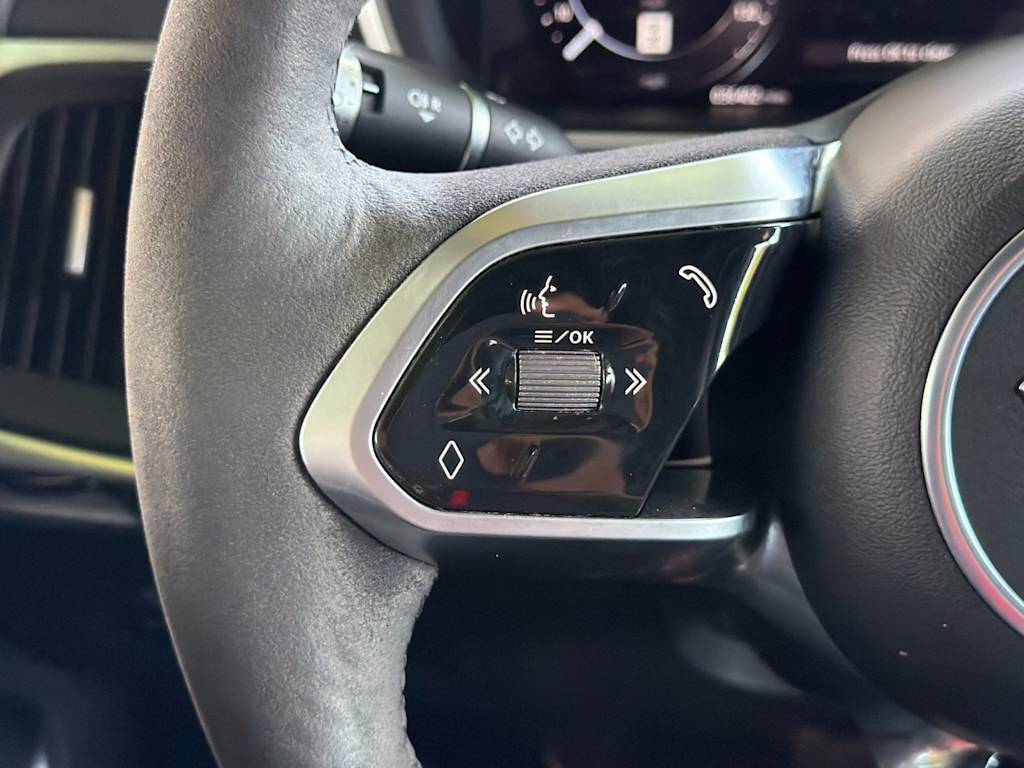 Thumbnail: 2020 Jaguar I-Pace - 31