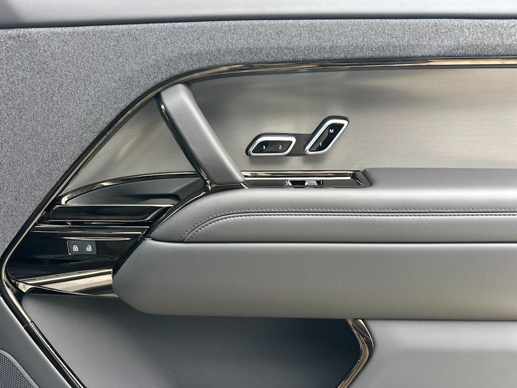 Thumbnail: 2025 Land Rover Range Rover Sport - 24