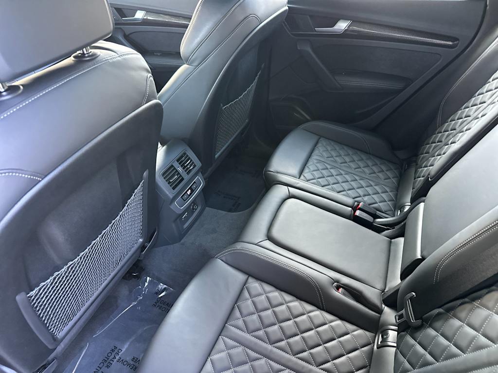 Thumbnail: 2023 Audi SQ5 - 12