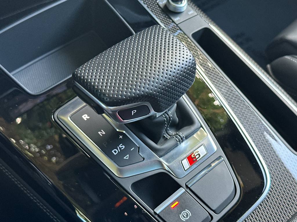 Thumbnail: 2023 Audi SQ5 - 16