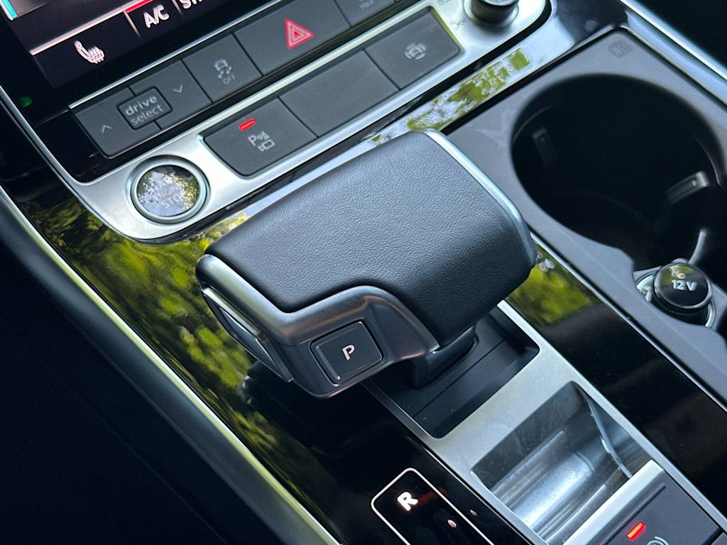 Thumbnail: 2025 Audi Q8 - 15