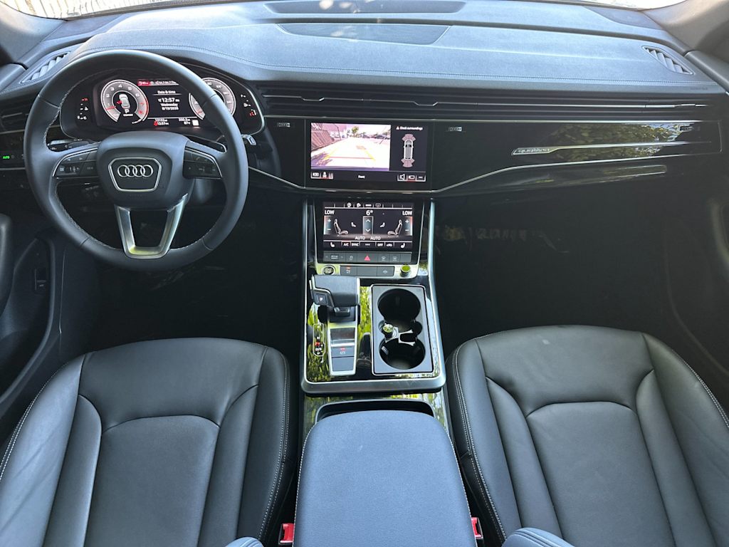 Thumbnail: 2025 Audi Q8 - 9