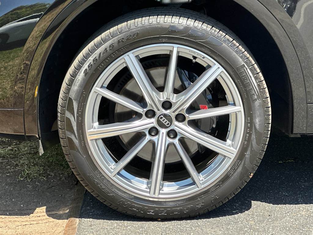 Thumbnail: 2022 Audi SQ5 - 8
