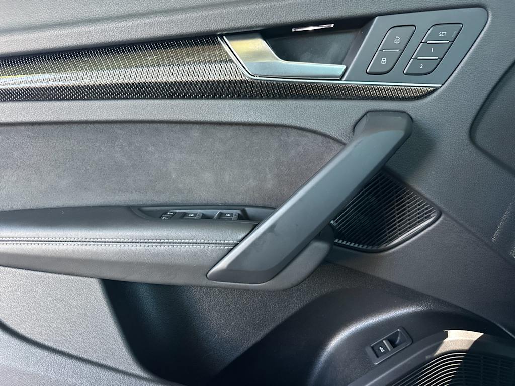 Thumbnail: 2022 Audi SQ5 - 22
