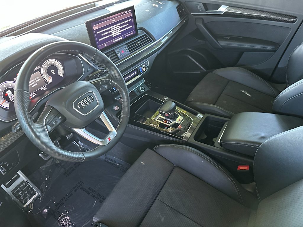 Thumbnail: 2022 Audi SQ5 - 2