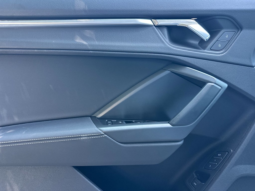 Thumbnail: 2022 Audi Q3 - 21