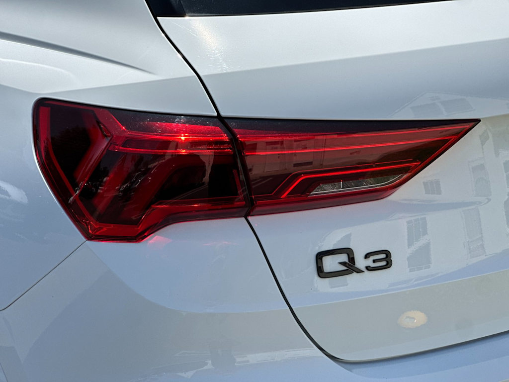 Thumbnail: 2022 Audi Q3 - 31