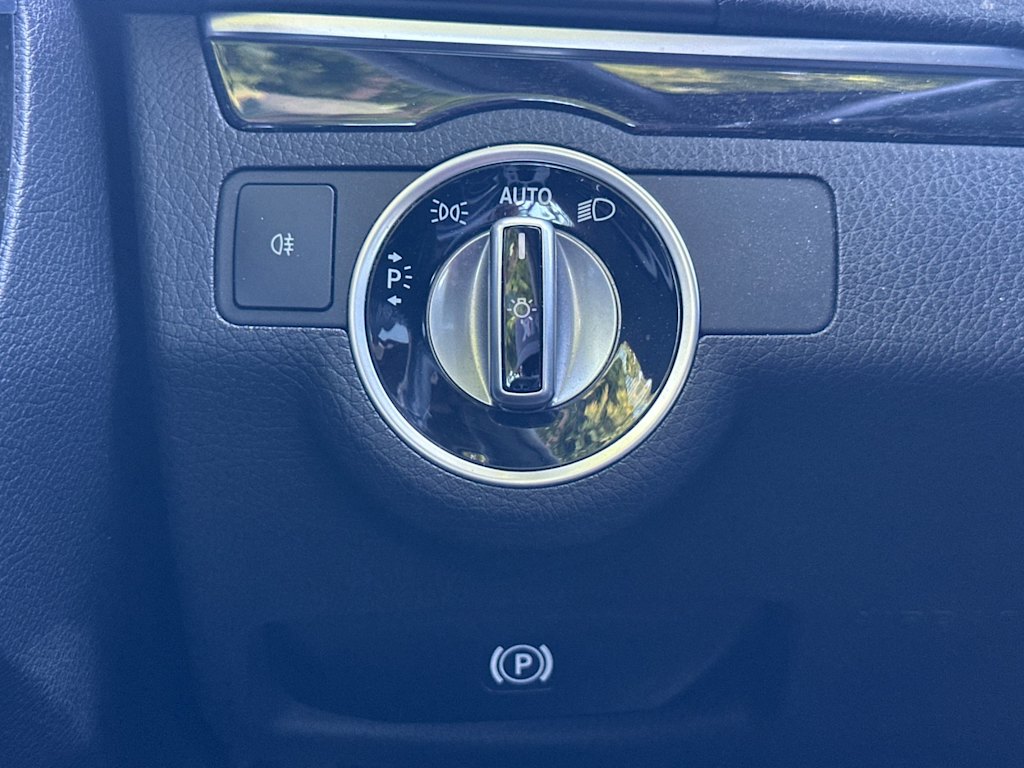 Thumbnail: 2016 Mercedes-Benz E-Class - 7