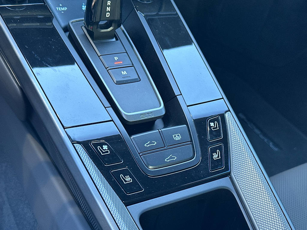 Thumbnail: 2024 Porsche 911 - 10