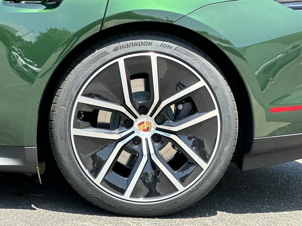 Thumbnail: 2026 Porsche Taycan - 7