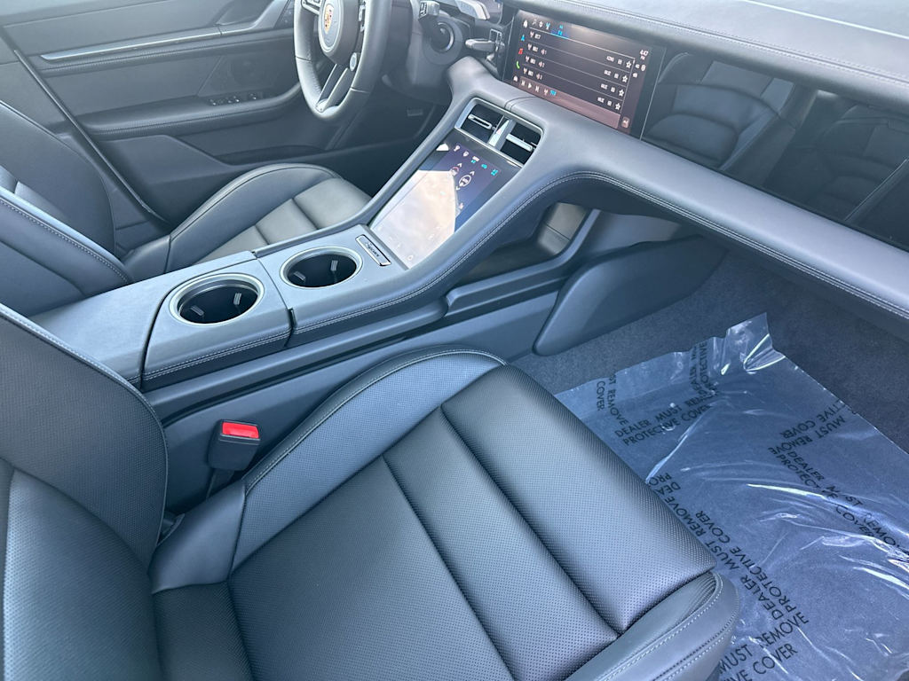 Thumbnail: 2026 Porsche Taycan - 13