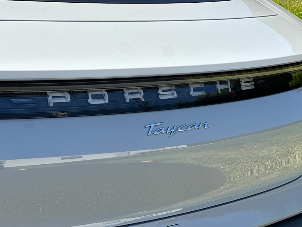 Thumbnail: 2023 Porsche Taycan - 32