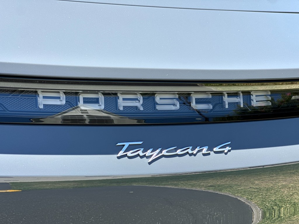 Thumbnail: 2026 Porsche Taycan - 6