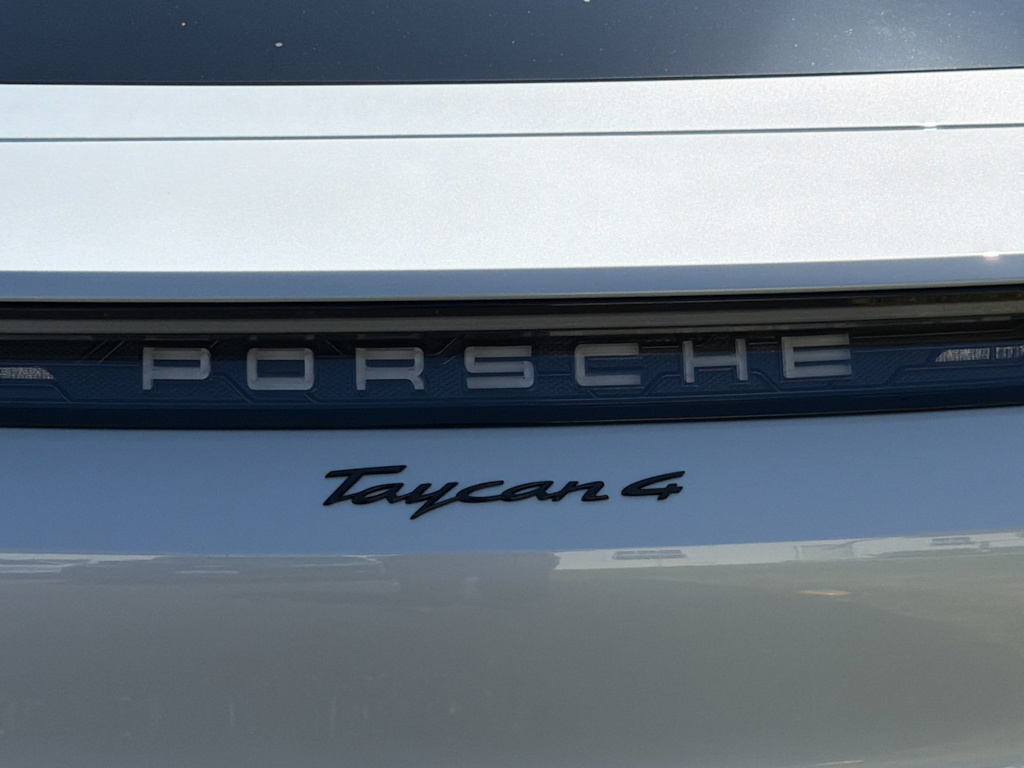 Thumbnail: 2026 Porsche Taycan - 32