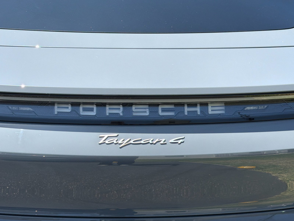 Thumbnail: 2026 Porsche Taycan - 32