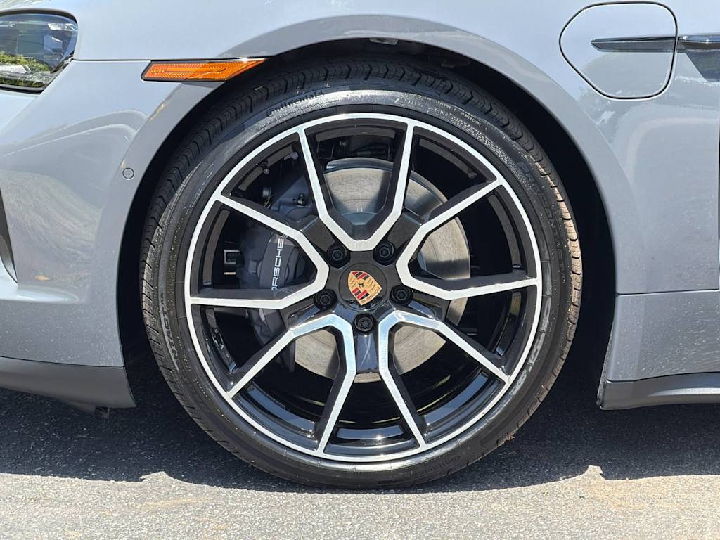 Thumbnail: 2026 Porsche Taycan - 7