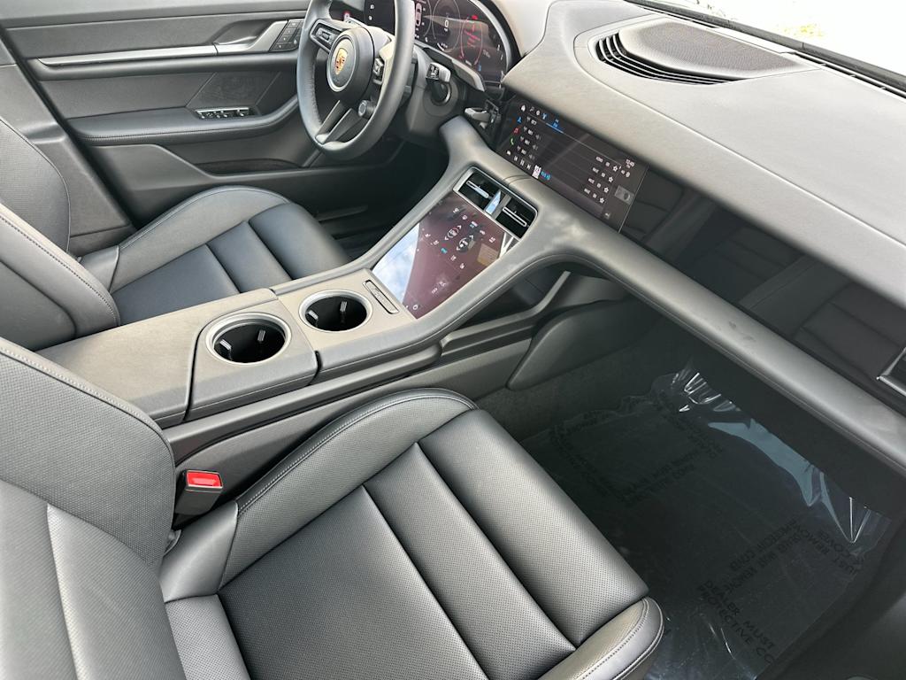 Thumbnail: 2026 Porsche Taycan - 12