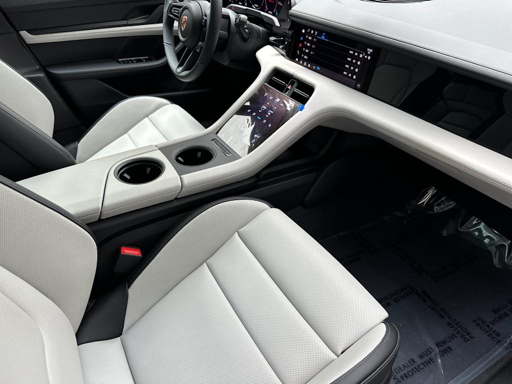 Thumbnail: 2026 Porsche Taycan - 12