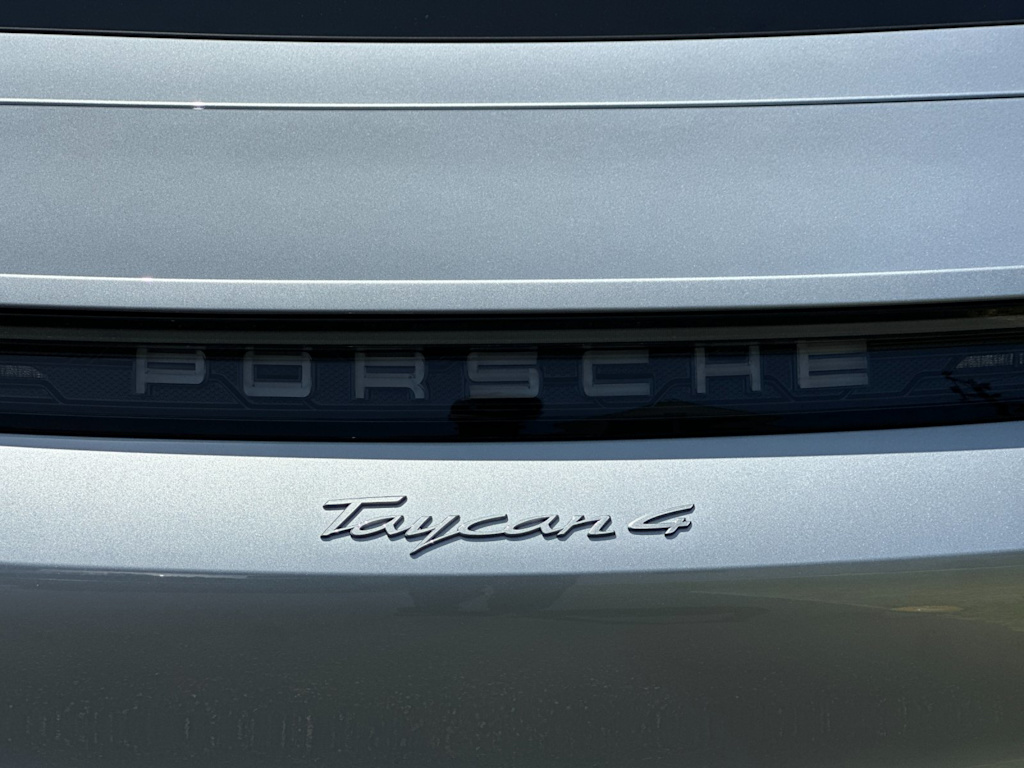 Thumbnail: 2026 Porsche Taycan - 32