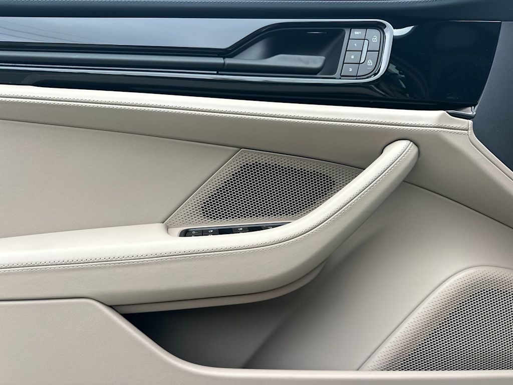 Thumbnail: 2026 Porsche Panamera - 22