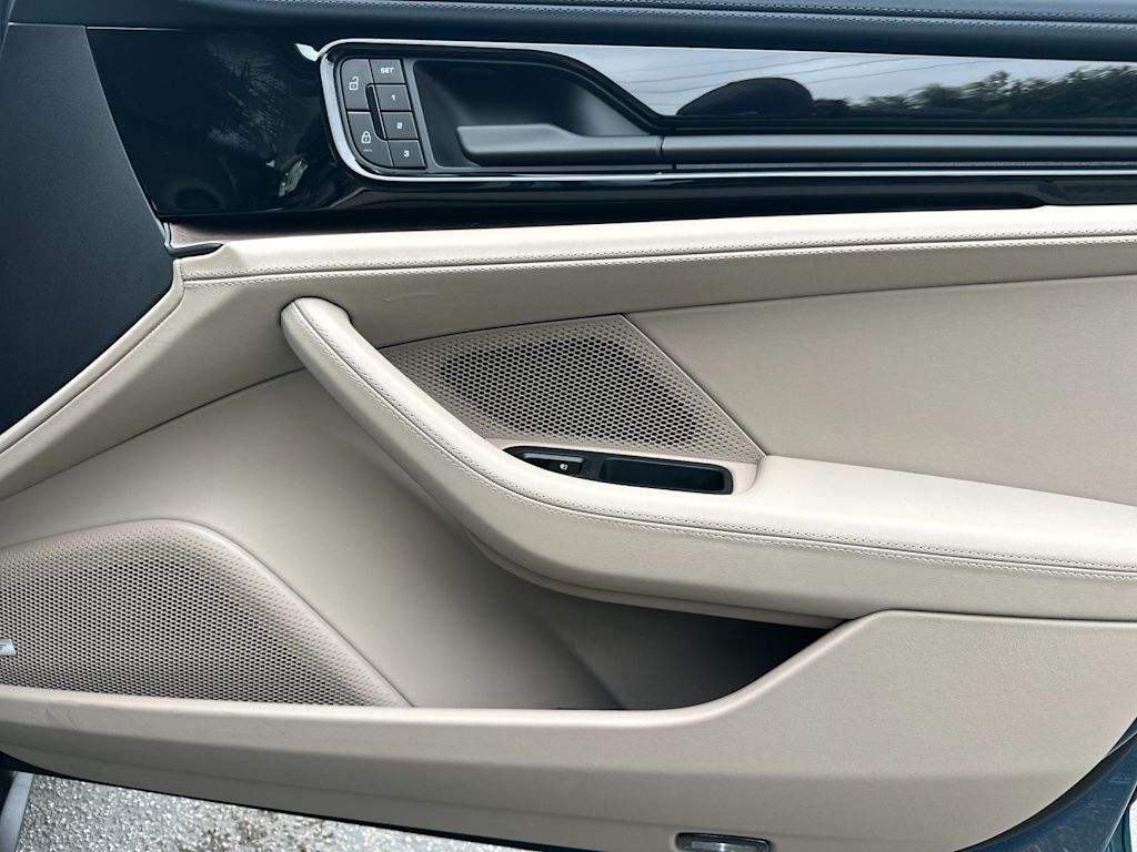 Thumbnail: 2026 Porsche Panamera - 24