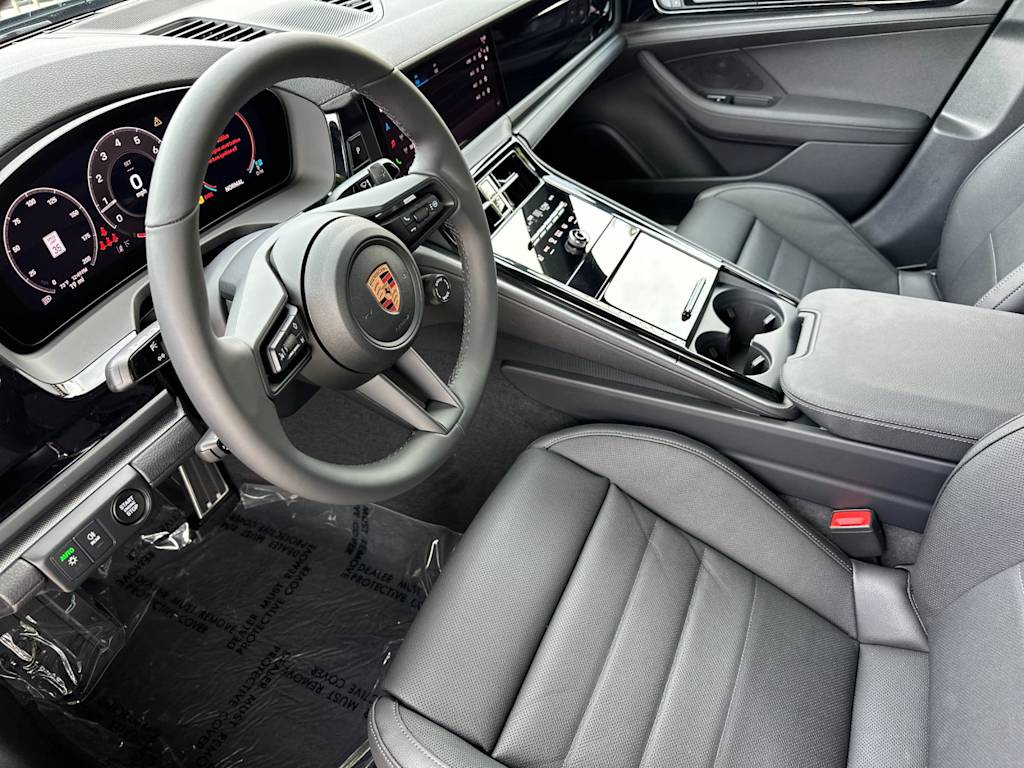 Thumbnail: 2026 Porsche Panamera - 10