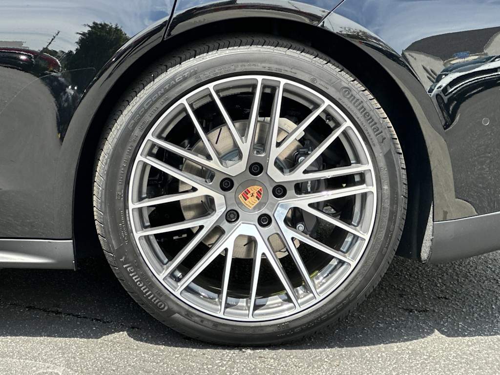 Thumbnail: 2026 Porsche Panamera - 8